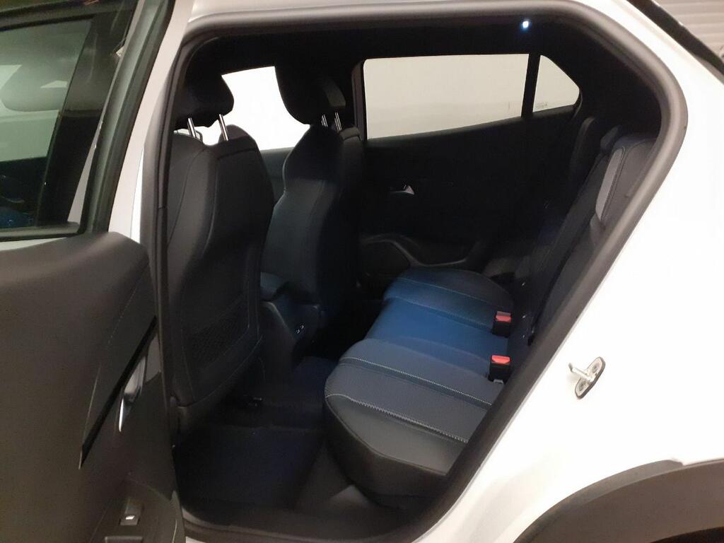 Peugeot 2008 GT 1.2 PURETECH 130CV MAN 6VEL. 5P 10