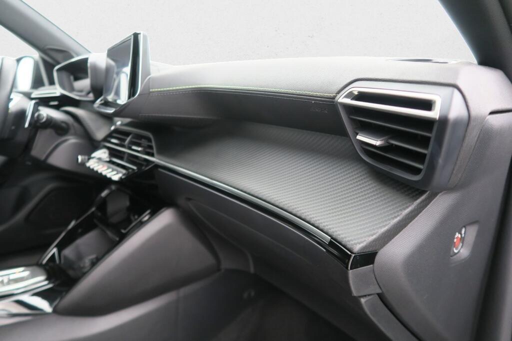 Peugeot 2008 GT 1.5 BLUEHDI 130CV S&S EAT8 5P 14