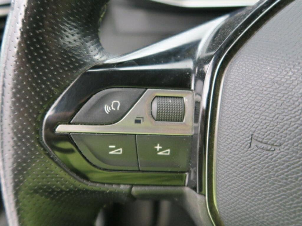 Peugeot 2008 GT LINE 1.2 PURETECH 130 CV 5P 9