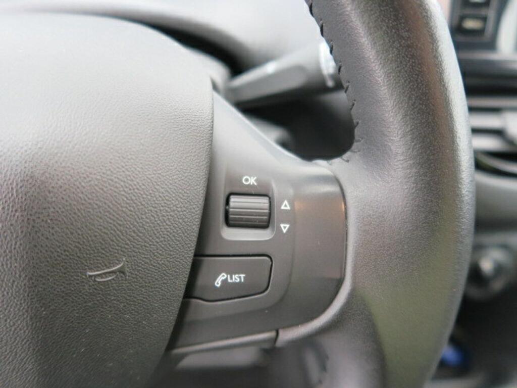 Peugeot 2008 STYLE 1.2 PURETECH 82CV 5P 13