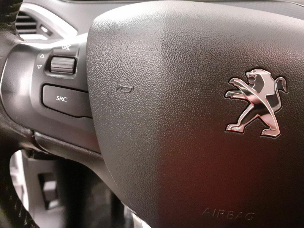 Peugeot 2008 STYLE 1.5 BLUEHDI 100 CV S&S 5P 9