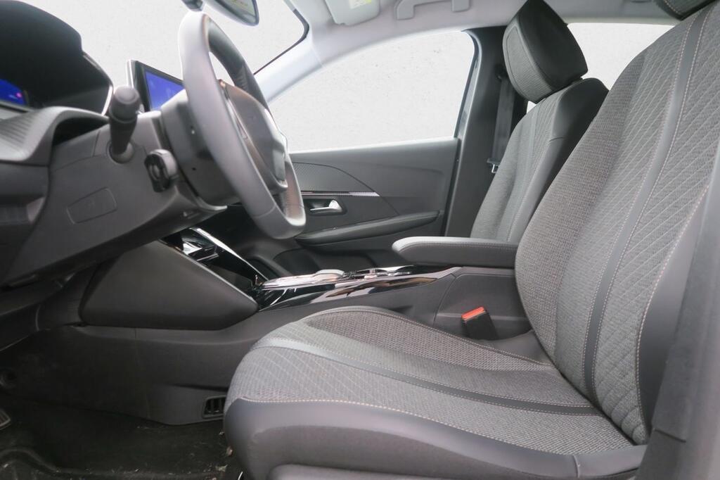 Peugeot 208 E-208 5P Allure Eléctrico 156 (115 Kw) 16