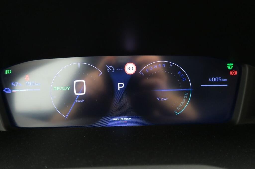 Peugeot 208 E-208 5P Allure Eléctrico 156 (115 Kw) 9