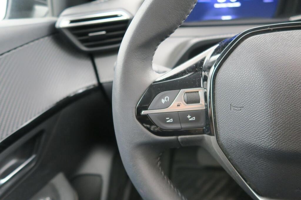 Peugeot 208 E-208 5P Allure Eléctrico 156 (115 Kw) 7