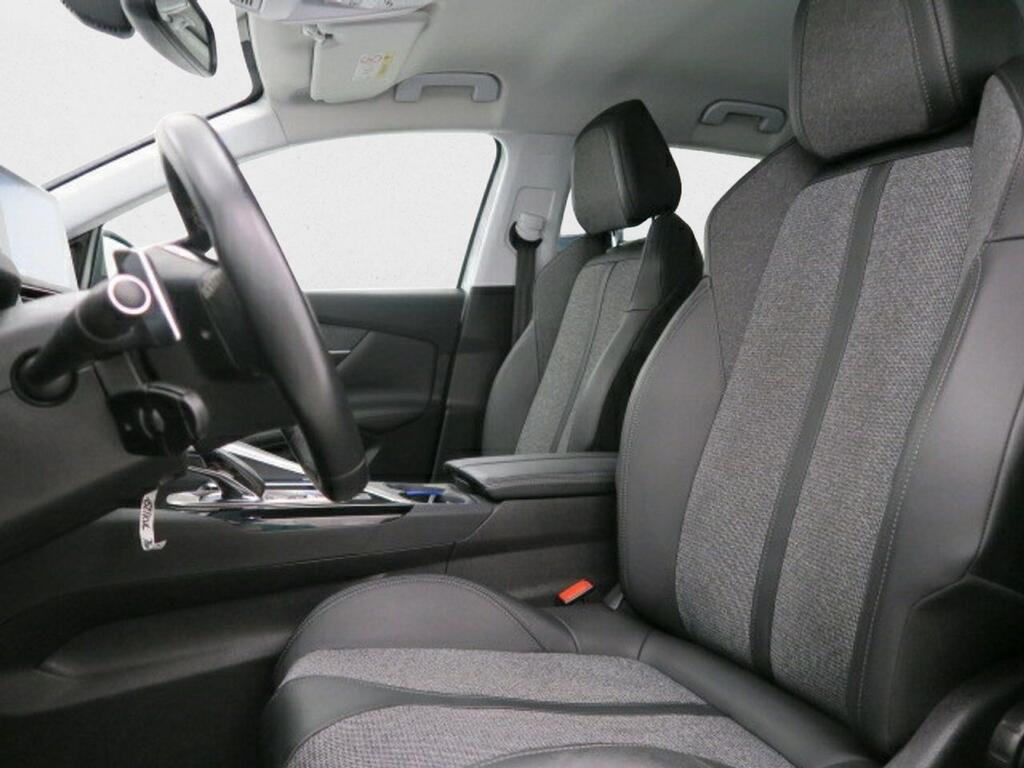 Peugeot 3008 ALLURE 1.2 PURETECH 130CV AUTO 5P 17