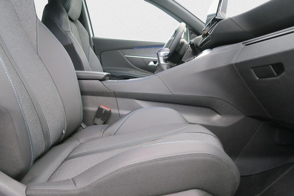 Peugeot 3008 ALLURE PACK 1.2 PURETECH 130CV MAN 15