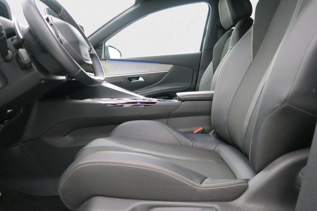 Peugeot 3008 GT 1.5 BLUEHDI 130 CV AUTO S&S 5P 17