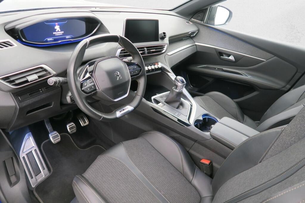 Peugeot 3008 GT LINE 1.2 PURETECH 130CV S&S 6VEL MAN 5P 7