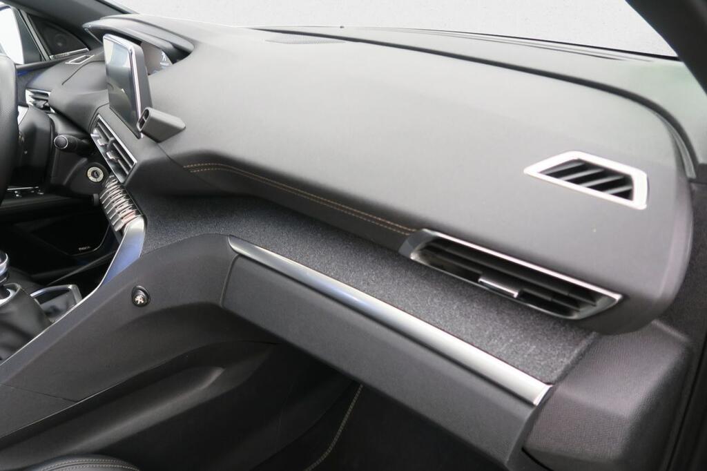 Peugeot 3008 GT LINE 1.2 PURETECH 130CV S&S 6VEL MAN 5P 14