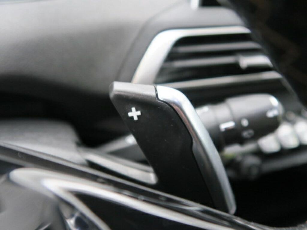 Peugeot 3008 GT LINE 1.2 PURETECH 130CV S&S AUTO 5P 13