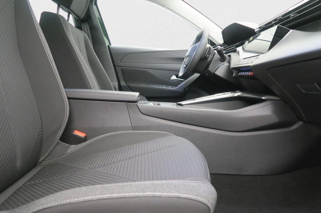 Peugeot 308 5p Active Pack PLUG-IN HYBRID 180 e-EAT8 14