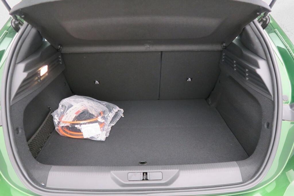 Peugeot 308 5p Active Pack PLUG-IN HYBRID 180 e-EAT8 17
