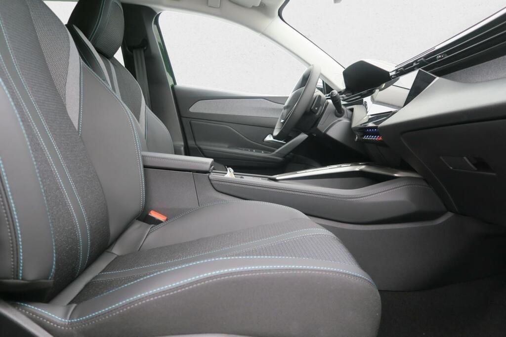 Peugeot 308 5p Allure PLUG-IN HYBRID 180 e-EAT8 17