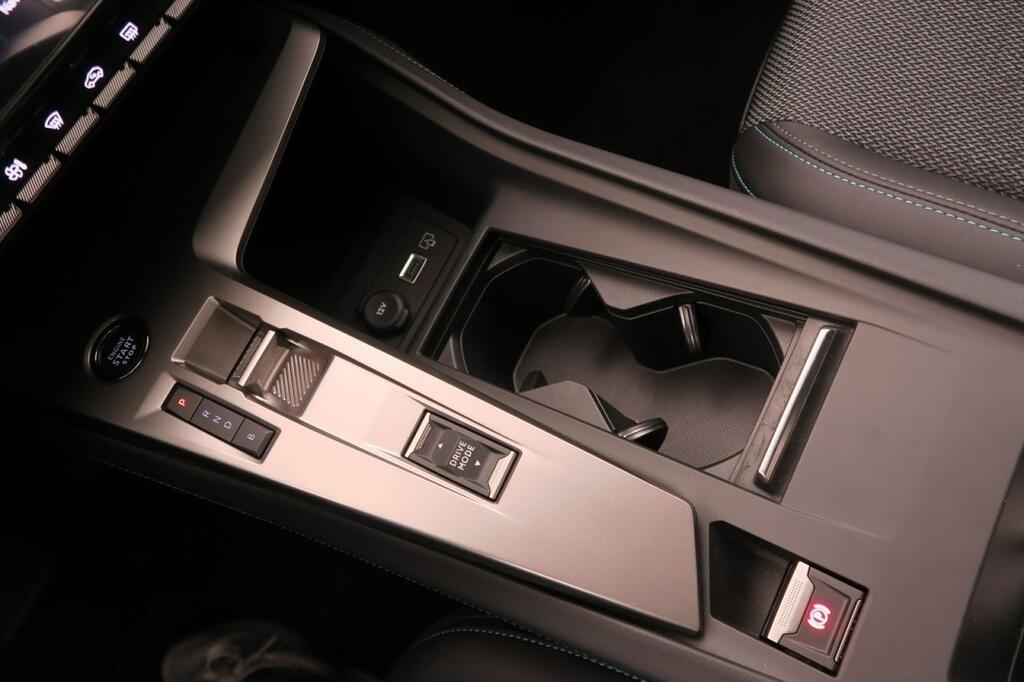 Peugeot 308 5p Allure PLUG-IN HYBRID 180 e-EAT8 11