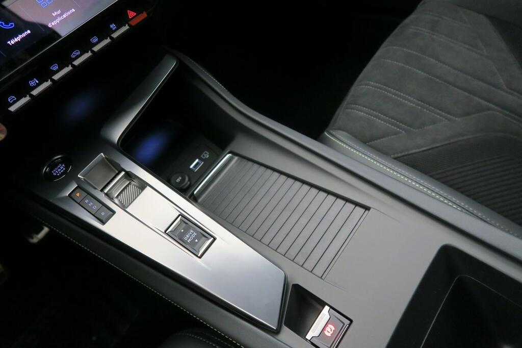 Peugeot 308 5p GT PLUG-IN HYBRID 225 e-EAT8 11