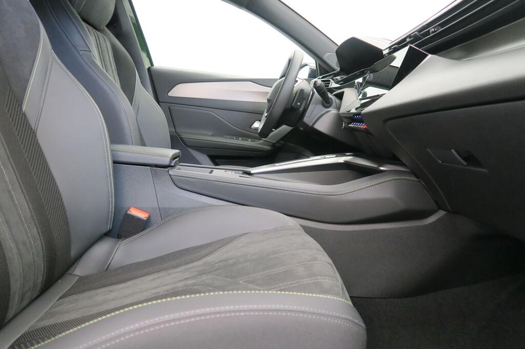 Peugeot 308 5p GT PLUG-IN HYBRID 225 e-EAT8 15