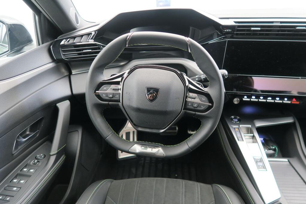 Peugeot 308 5p GT PLUG-IN HYBRID 225 e-EAT8 12