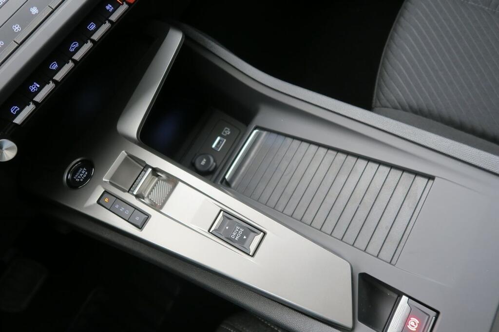 Peugeot 308 ACTIVE 1.6 PLUG-IN HYBRID 180CV E-EAT8 5P 11