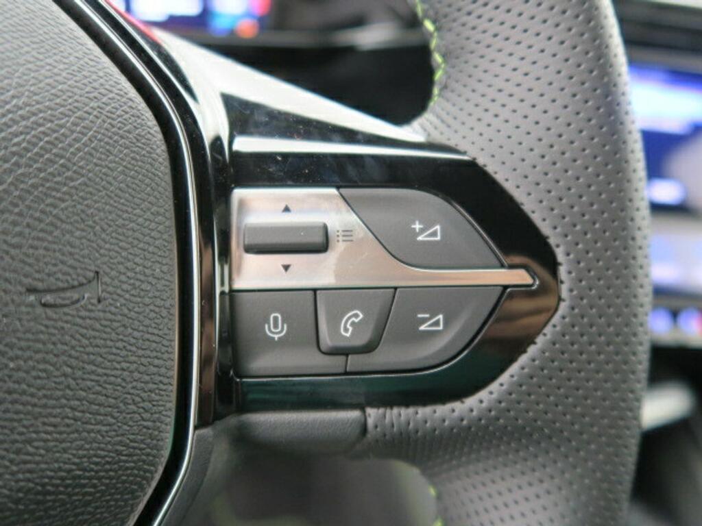 Peugeot 308 GT 1.6 PLUG-IN HYBRID 180CV 5P EAT8 10