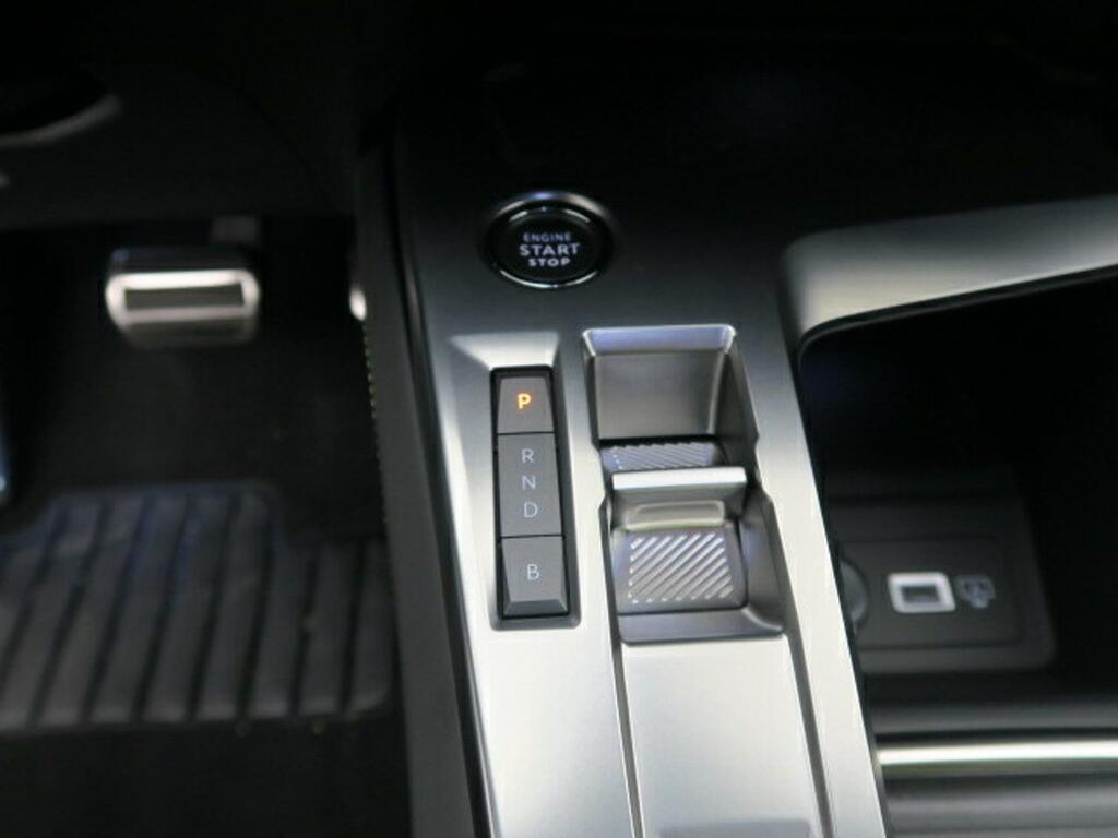 Peugeot 408 GT 1.6 HYBRID AUTO 224 CV 5P 11