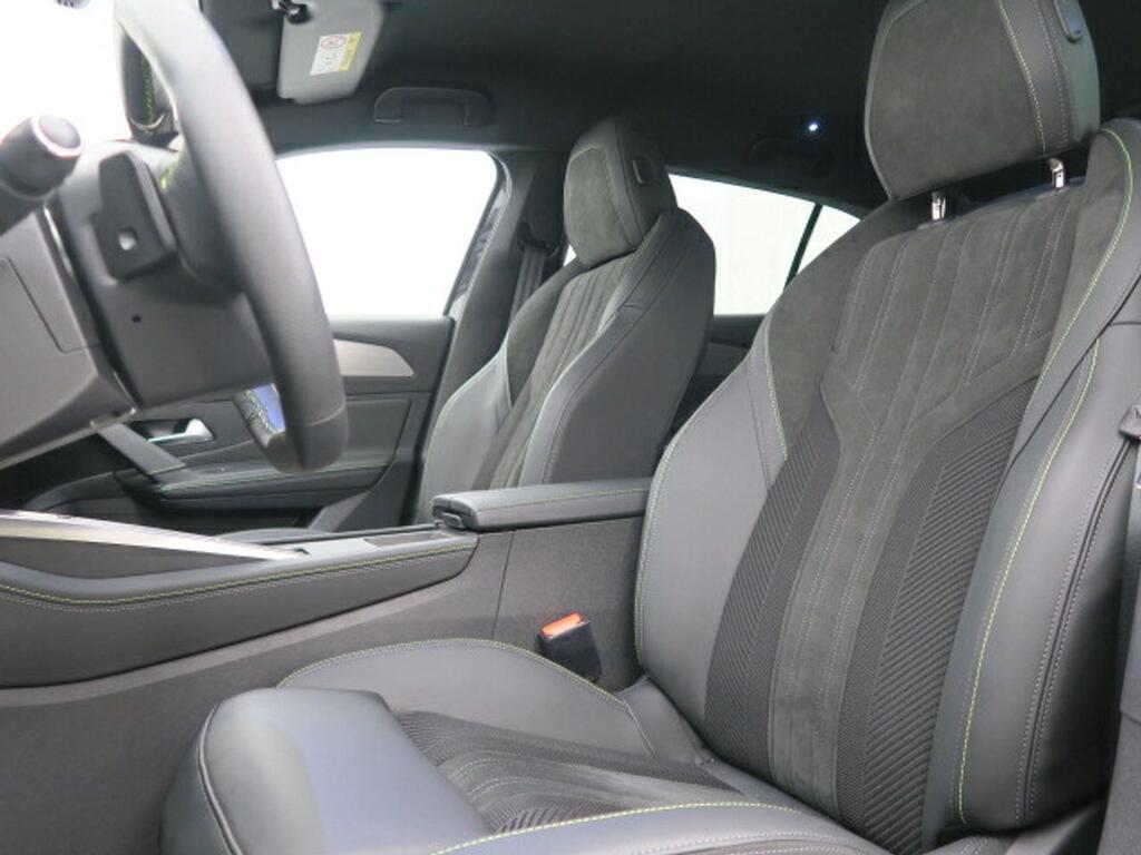 Peugeot 408 GT 1.6 HYBRID AUTO 224 CV 5P 19