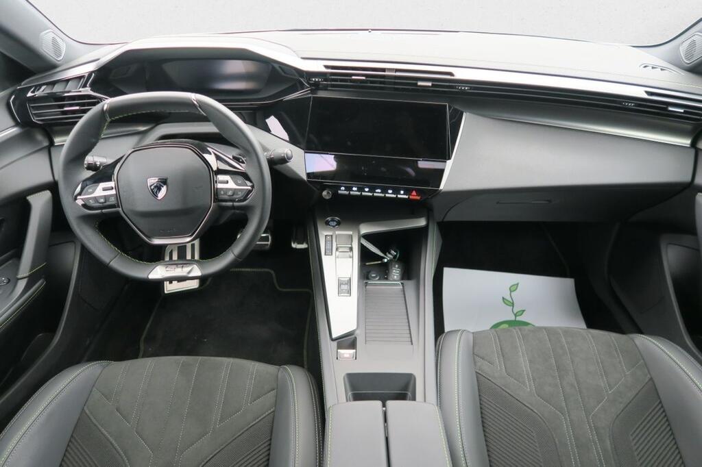 Peugeot 408 GT PLUG-IN HYBRID 180 E-EAT8 8