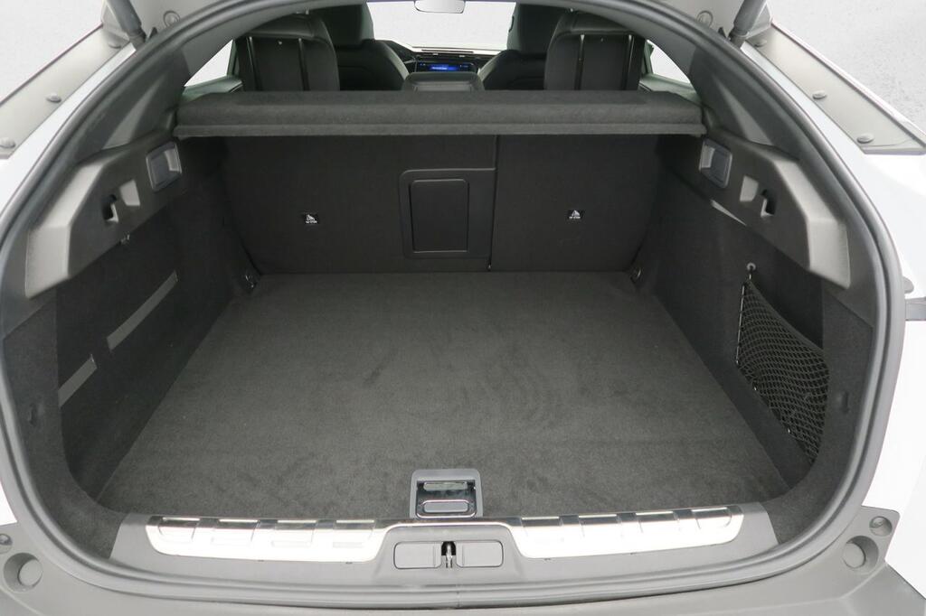 Peugeot 408 GT PLUG-IN HYBRID 180 E-EAT8 20