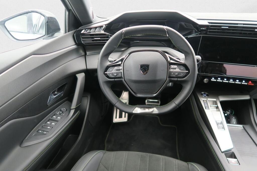 Peugeot 408 GT PLUG-IN HYBRID 180 E-EAT8 14