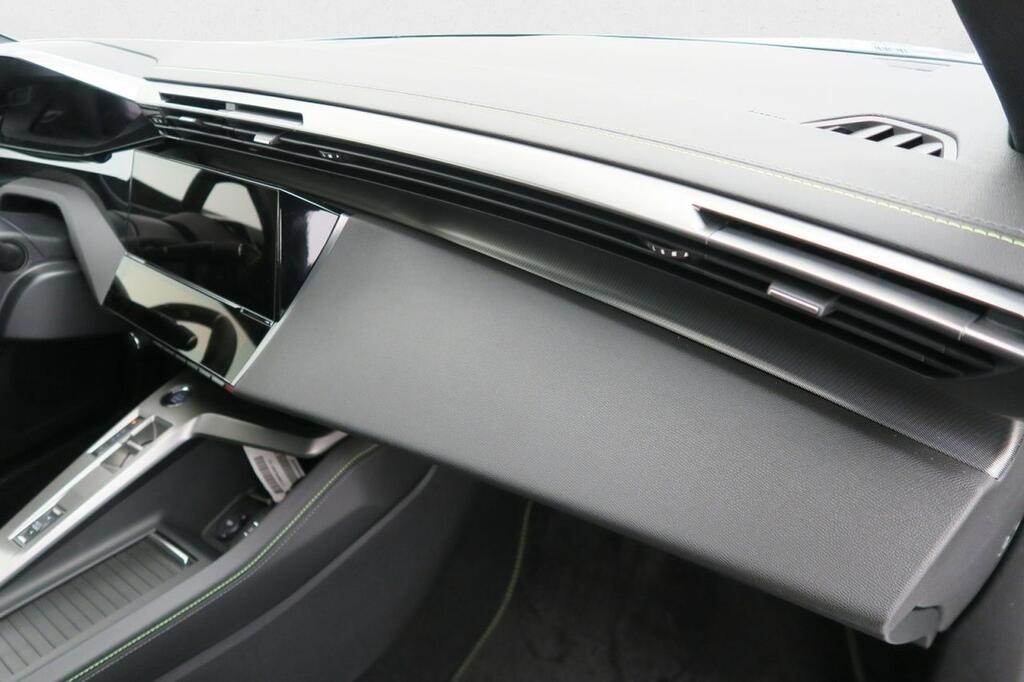 Peugeot 408 GT PLUG-IN HYBRID 180 E-EAT8 15