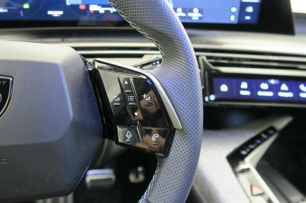 Peugeot 5008 1.2 MHEV HYBRID 107KW GT EDCS6 145 5P 7 PLAZAS 13