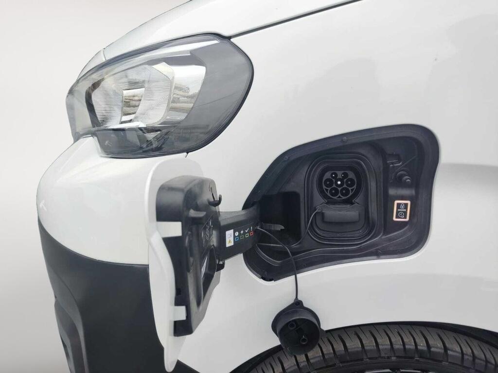 Peugeot Expert -E FG PRO L2 50 KWH 136 CV A/T 4P 21