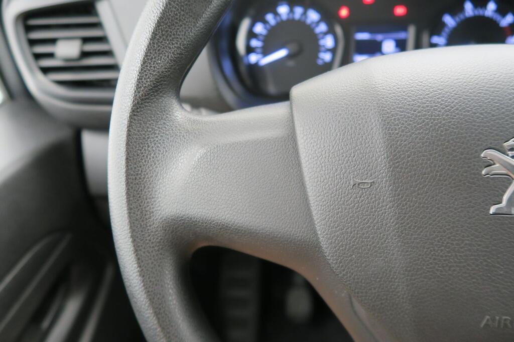 Peugeot Expert FG STANDARD 1.5 BLUEHDI 100 CV 4P 11