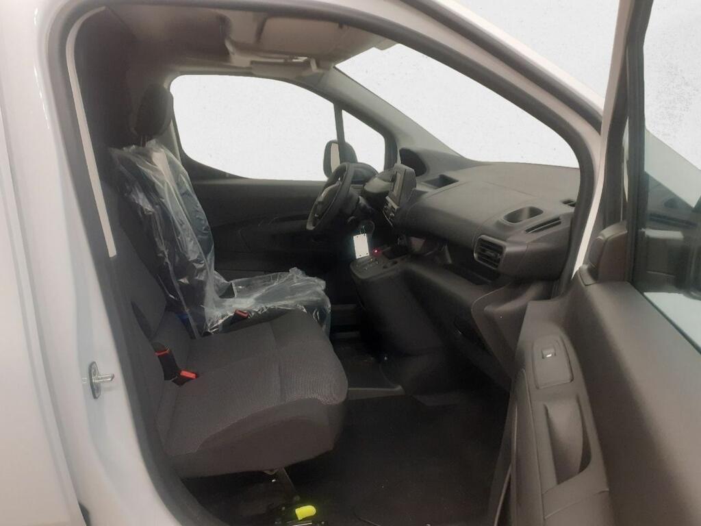Peugeot Partner E-PARTNER STANDARD 800KG ELECTRICO BEV 100 KW 136CV 4P 11