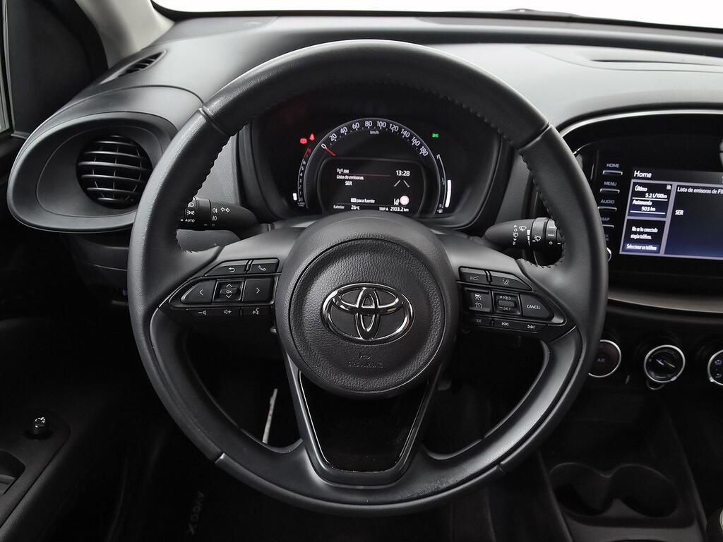 Toyota Aygo CROSS PLAY 1.0 VVT-I 72 CV 5P 9