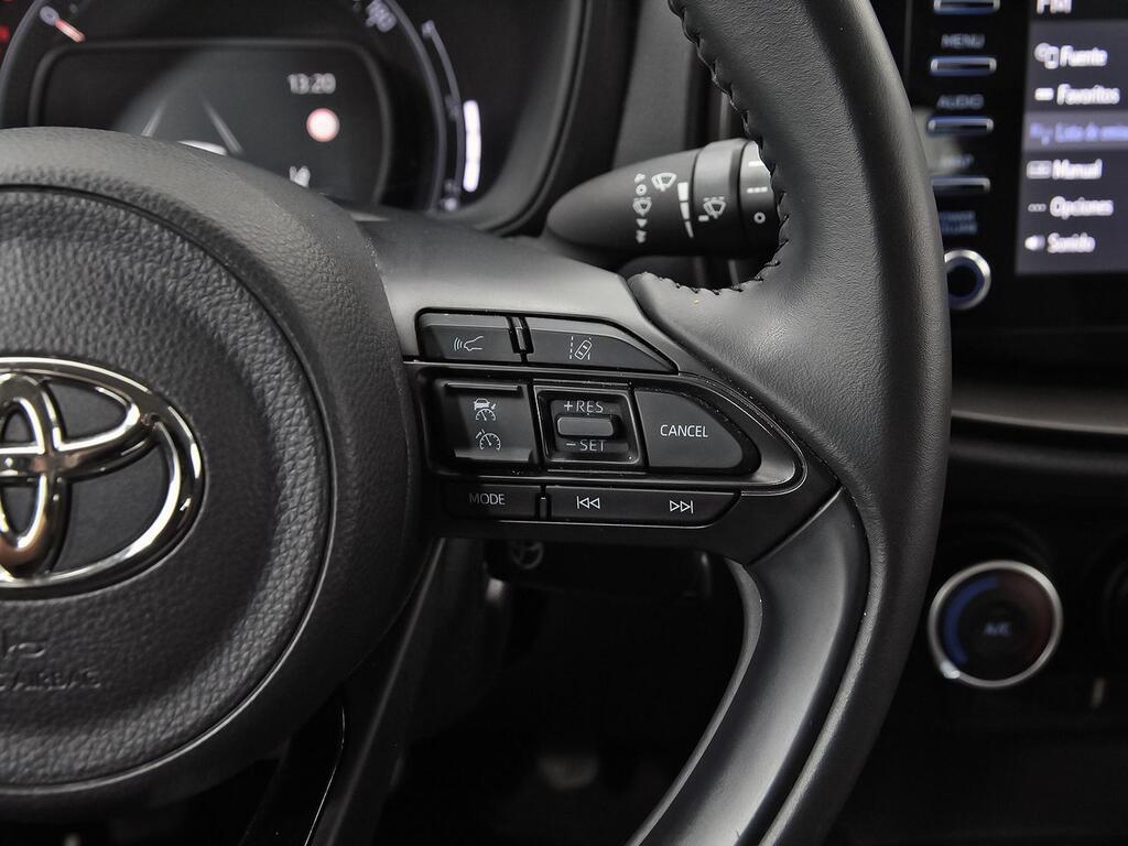 Toyota Aygo CROSS PLAY 1.0 VVT-I 72 CV 5P 15