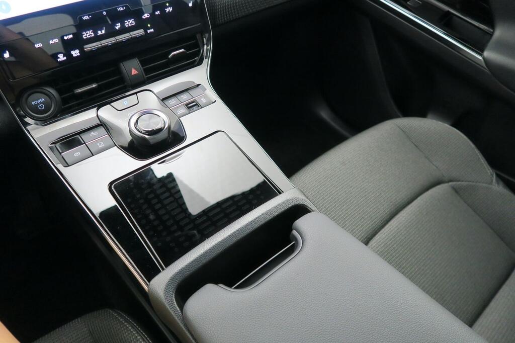 Toyota bZ4X 220E 4x4 5P Style Plus 12