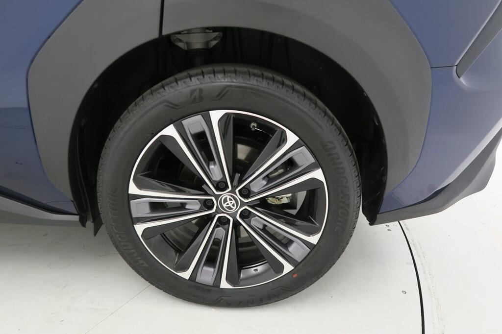 Toyota bZ4X 220E 4x4 5P Style Plus 27