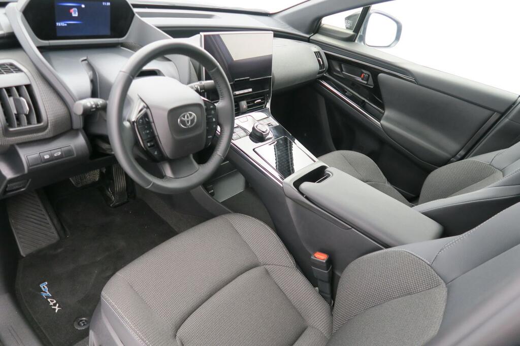 Toyota bZ4X 220E 4x4 5P Style Plus 7