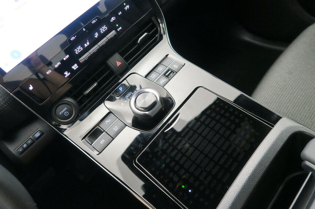 Toyota bZ4X 220E 4x4 5P Style Plus 11