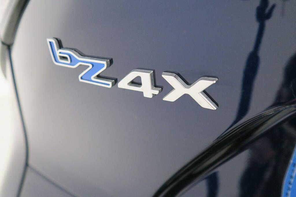 Toyota bZ4X 220E 4x4 5P Style Plus 22