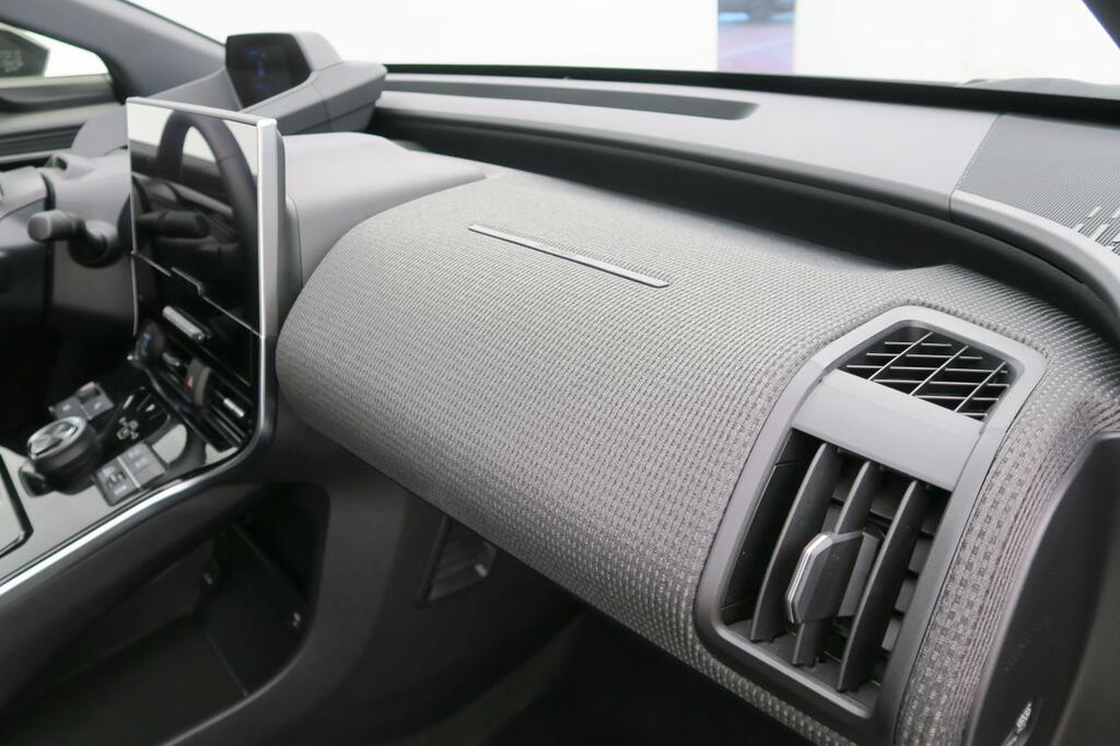 Toyota bZ4X 220E 4x4 5P Style Plus 17