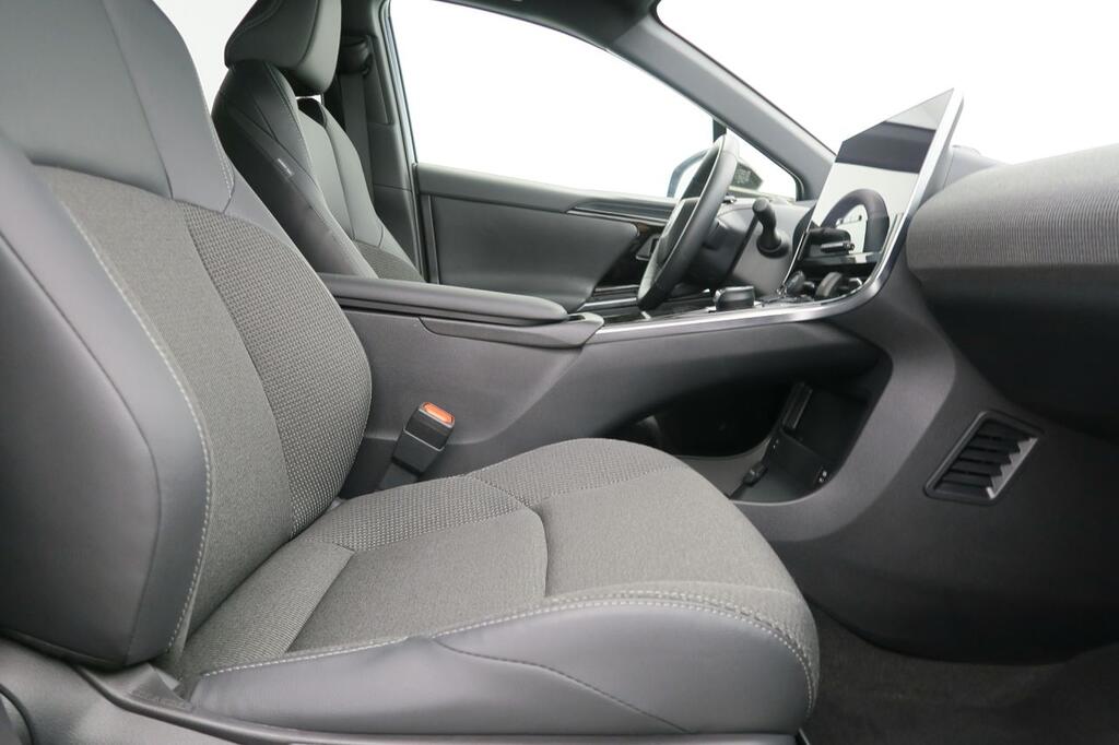 Toyota bZ4X 220E 4x4 5P Style Plus 18