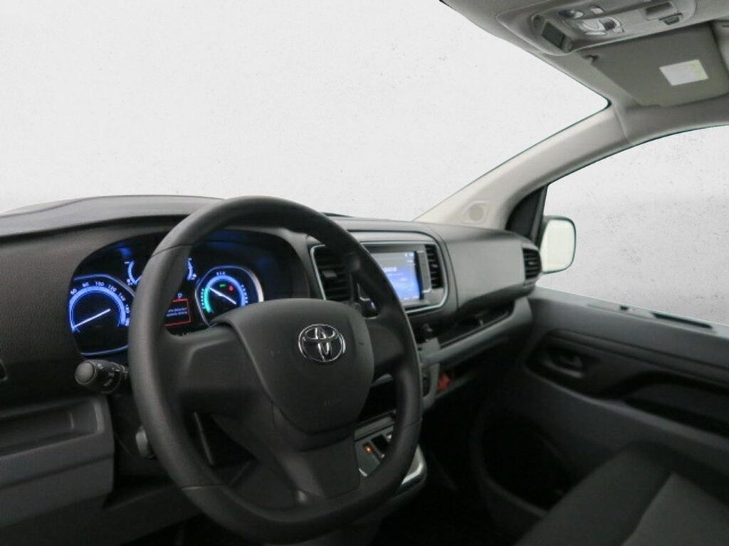 Toyota Proace Furgoneta BEV 50KWH MWB GX PLUS 136 4P 8