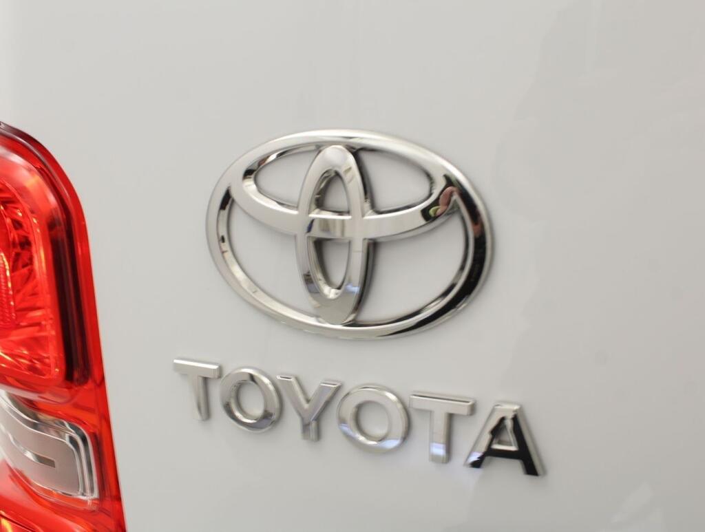 Toyota Proace Furgoneta BEV 50KWH MWB GX PLUS 136 4P 19
