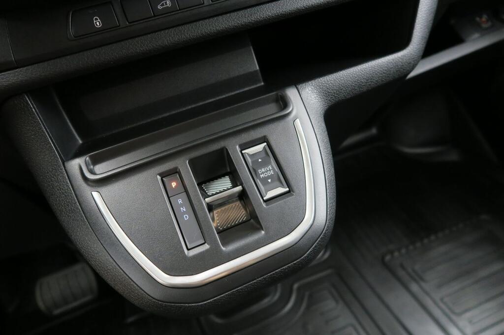 Toyota Proace Verso Combi BEV 50KWH L1 GX 6STR 136 4P 11