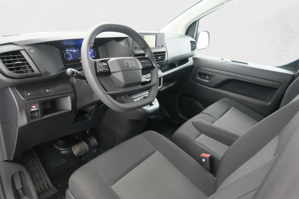 Toyota Proace Verso Combi BEV 50KWH L1 GX 6STR 136 4P 7