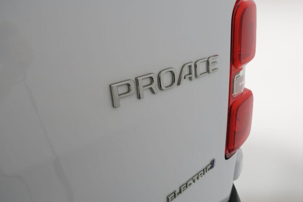Toyota Proace Verso Combi BEV 50KWH L1 GX 6STR 136 4P 19
