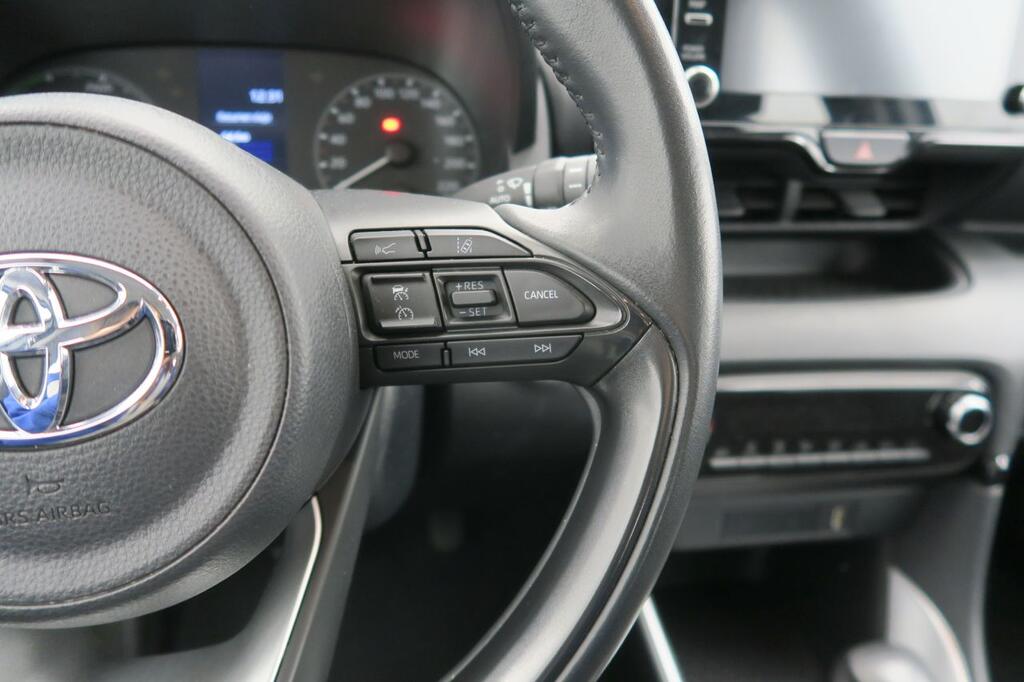 Toyota Yaris ACTIVE TECH 1.5 VVT-I HEV 116 CV 5P 13