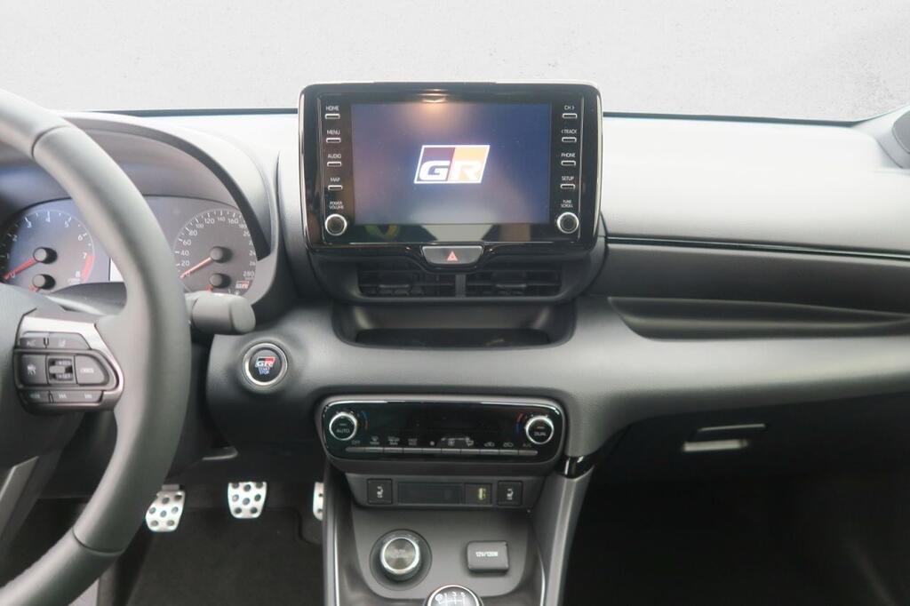 Toyota Yaris GR CIRCUIT PACK WRC TRIPLE EDITION 1.6T 261 CV 3P 11