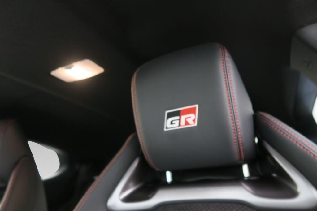 Toyota Yaris GR CIRCUIT PACK WRC TRIPLE EDITION 1.6T 261 CV 3P 9